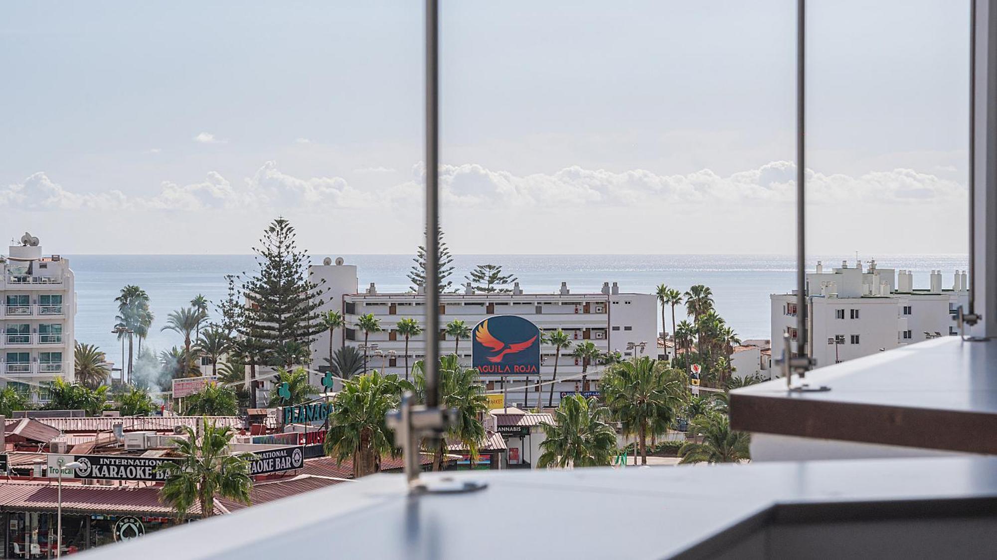 Atlantic Coast 'princely' - *